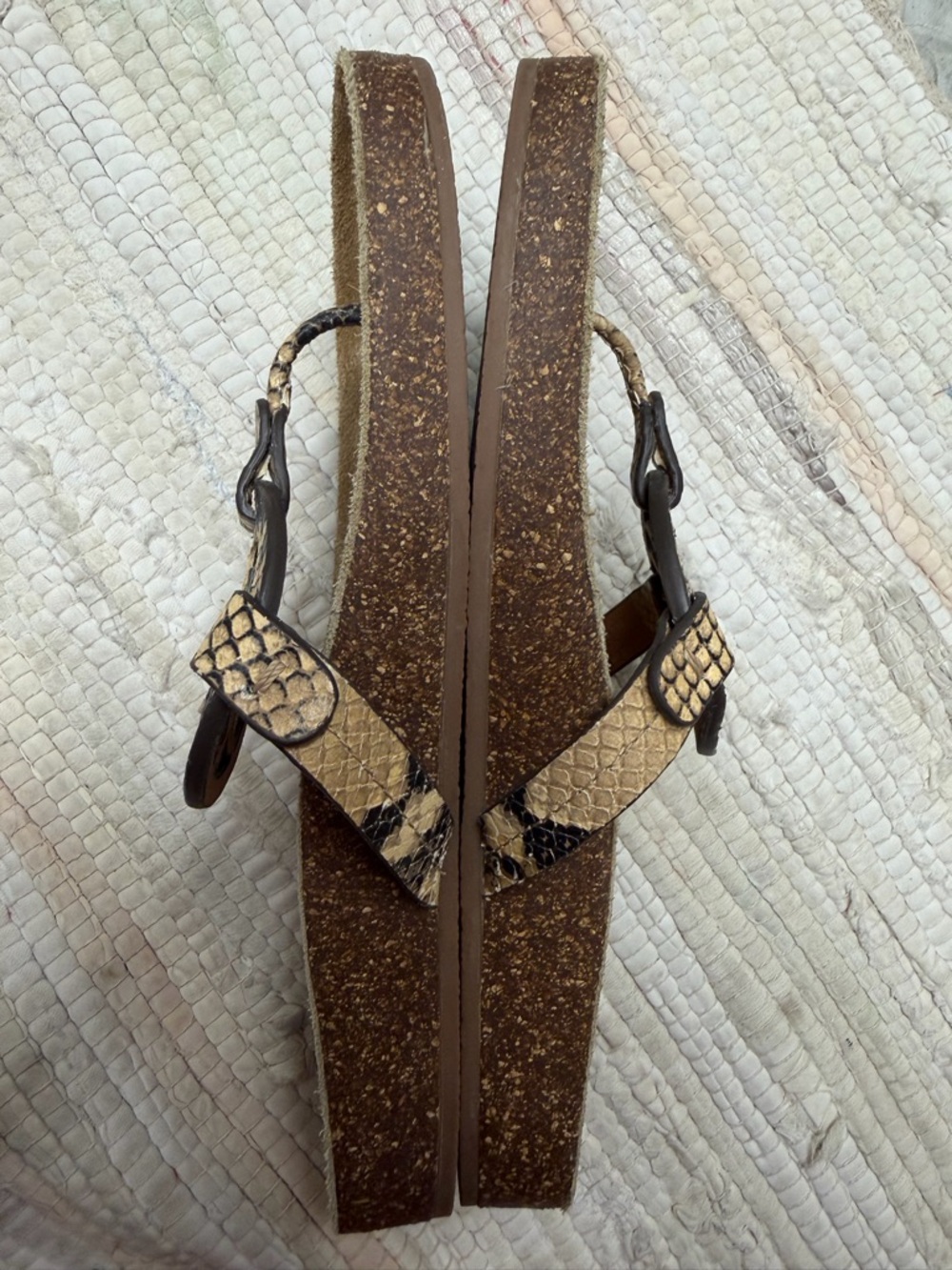 Tory Burch Miller Cloud Sandals Snake Print Thong Sandals Pale Desert Size 8.5 - Picture 4 of 7
